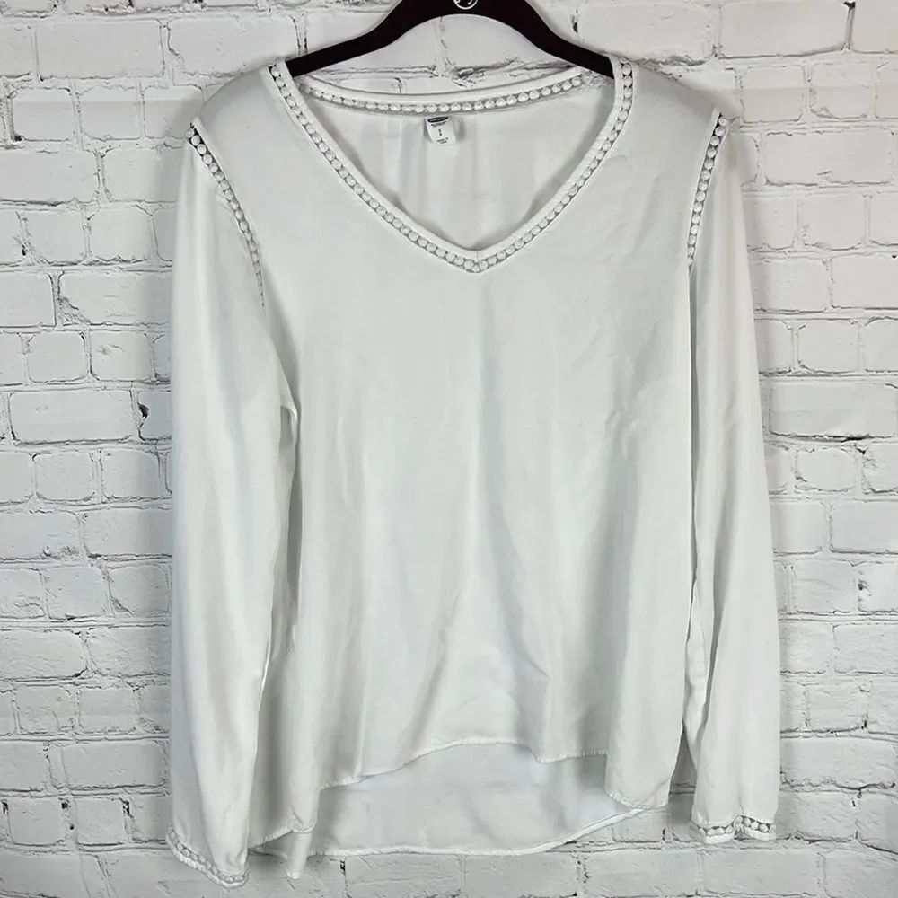 Old Navy White Long Sleeve Blouse Size Small